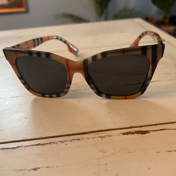Burberry nova check Elsa sunglasses - Picture 5 of 7